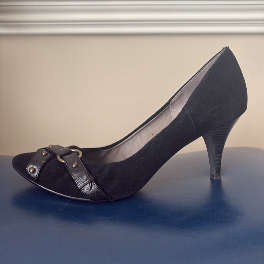 Retro Rocker Suede Studded Heels - Picture 4 of 10